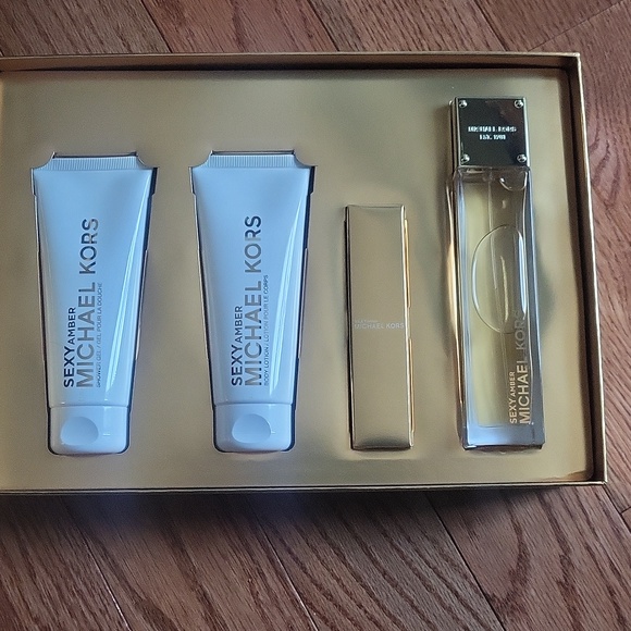 Michael Kors Sexy Amber - Picture 2 of 2